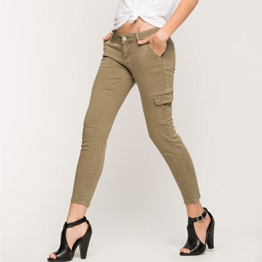 YMI Skinny Anklet Cargo Pants